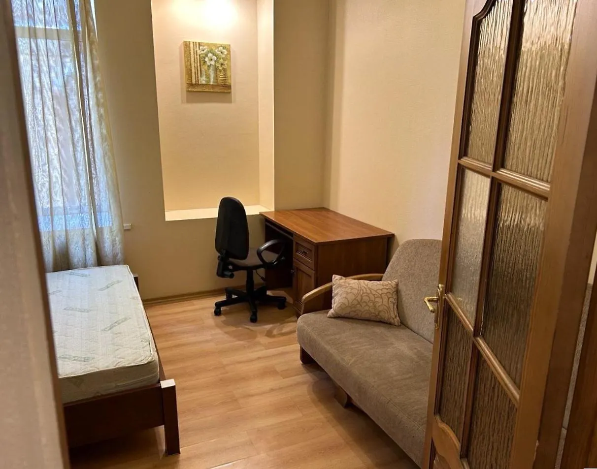 Apartment Апартаменти 3-Кімнатні, М. Майдан Незалежності Kyiv